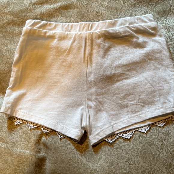 White Lacy Shorts. New without tags. - Picture 2 of 3
